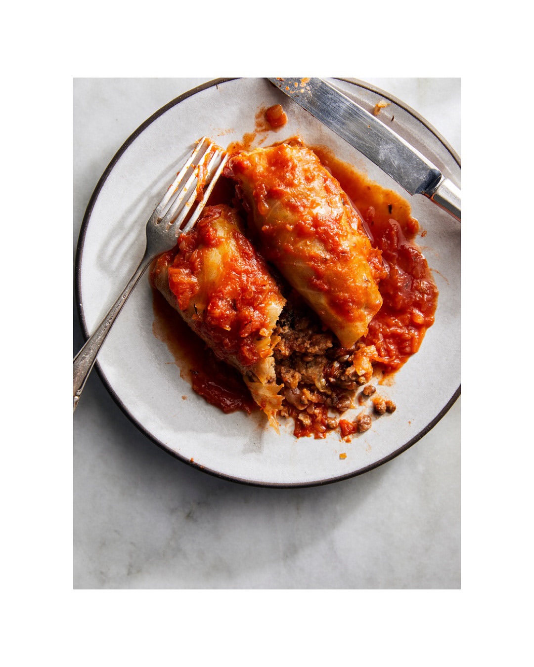 Frances Boswell (@francesboswell) styles the new cookbook from @padmalakshmi Padma’s All American.
Photographed by @charitylburggraaf.
⠀⠀⠀⠀⠀⠀⠀⠀⠀
In this very personal book—the result of seven years of traveling and tasting, listening and observing for her award-winning Hulu show Taste the Nation—Padma Lakshmi compiles more than 100 recipes from the immigrant and Indigenous communities she visits, as well as many from her own family, showing us what really comprises American cuisine.
⠀⠀⠀⠀⠀⠀⠀⠀⠀
#FrancesBoswell #FoodStylist #PadmasAllAmerican #PadmaLakshmi