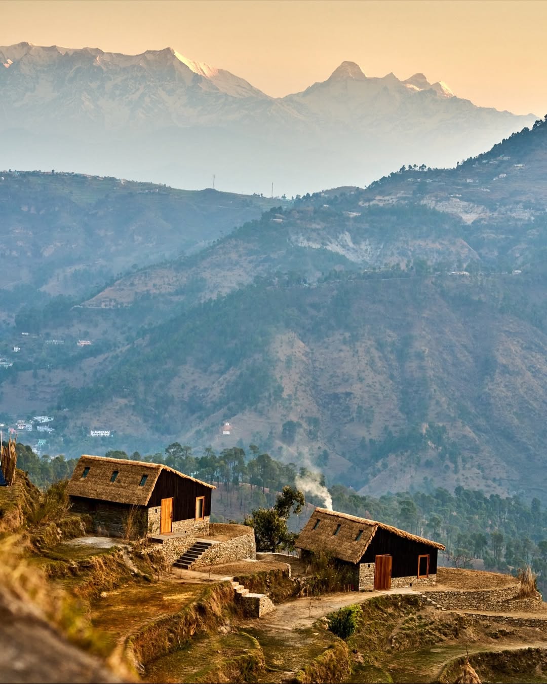 Gentl and Hyers (@gentlandhyers) photograph the cover story for @yolojournal, documenting their time in Kumaon and their stay across two Shakti properties, Panchachuli and Prana. In the Fall Issue No. 20, Andrea Gentl (@andreagentl) contributes a beautifully written reflection on their travels, capturing the rhythm of daily life and the experience of moving through the region.
⠀⠀⠀⠀⠀⠀⠀⠀⠀
#GentlandHyers #YoloJournal #LairdandGoodCompany