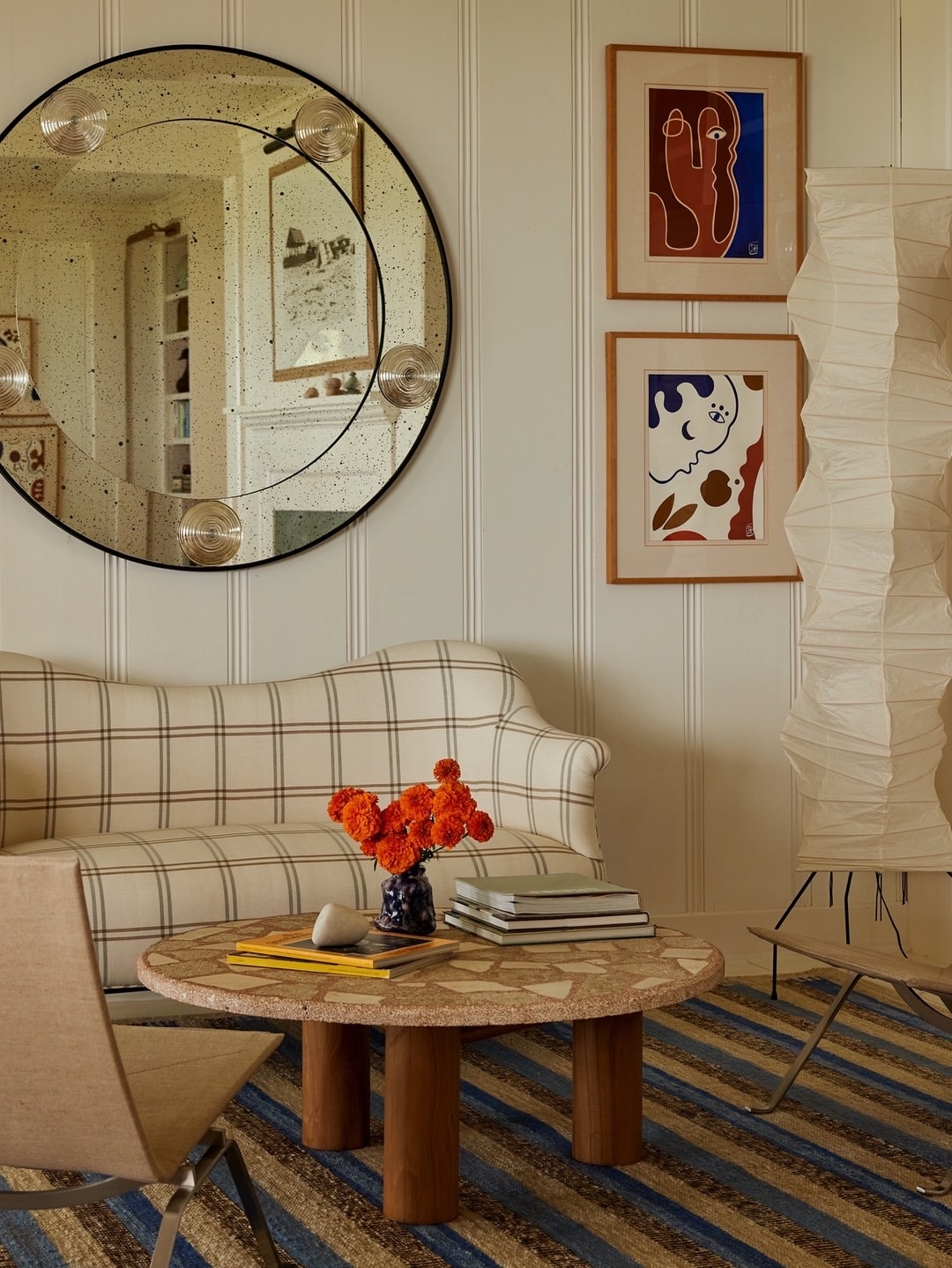 Amy Elise Wilson (@aelisew) styles this Fisher’s Island house designed by @lilydierkes as seen in @elledecor 2025 Escapes Issue.
⠀⠀⠀⠀⠀⠀⠀⠀⠀
Story @thessaly
Photographer @laurejoliet
⠀⠀⠀⠀⠀⠀⠀⠀⠀
#AmyEliseWilson #PropStylist #ElleDecor