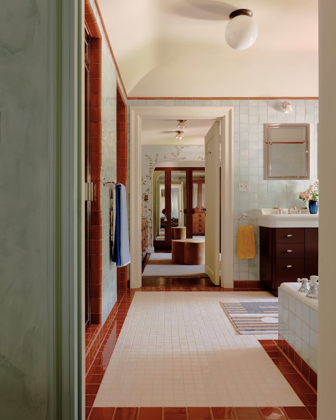 William Jess Laird (@william.jess.laird) photographs a remarkable 1927 John Russell Pope Tudor reimagined by @gen_assembly for @archdigest
⠀⠀⠀⠀⠀⠀⠀⠀⠀
Styling @timbrwn
Written by @morganhannahg
⠀⠀⠀⠀⠀⠀⠀⠀⠀
#WilliamJessLaird #Photographer #ArchitecturalDigest #GeneralAssembly