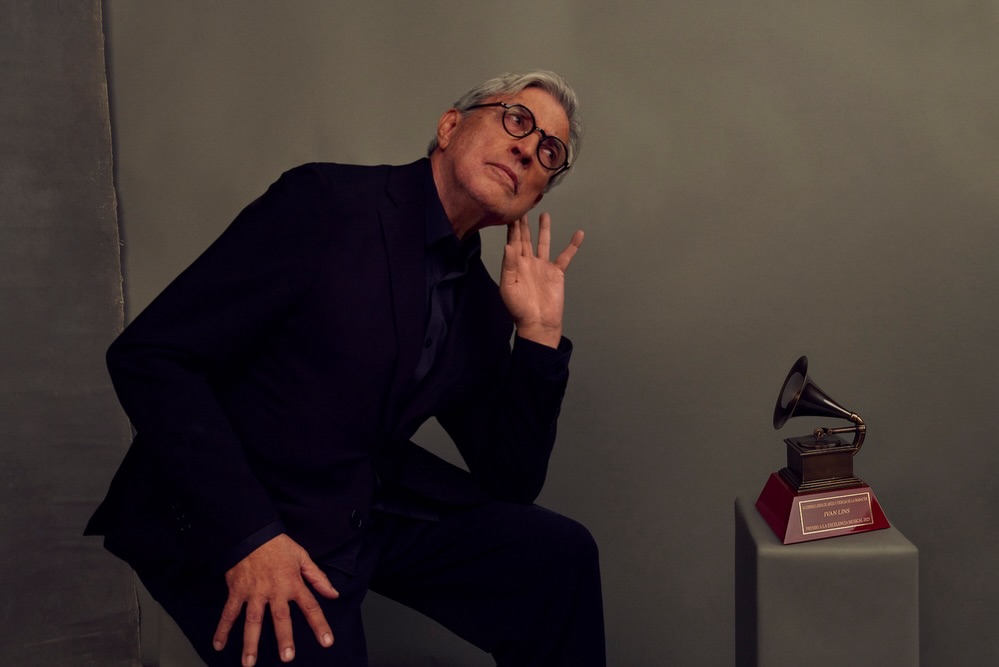 Ruven Afanador (@ruvenafanador) photographs the winners of the 26th Annual Latin GRAMMY Awards in Las Vegas for the Latin Recording Academy.
⠀⠀⠀⠀⠀⠀⠀⠀⠀
#RuvenAfanador #Photographer #LatinGrammys