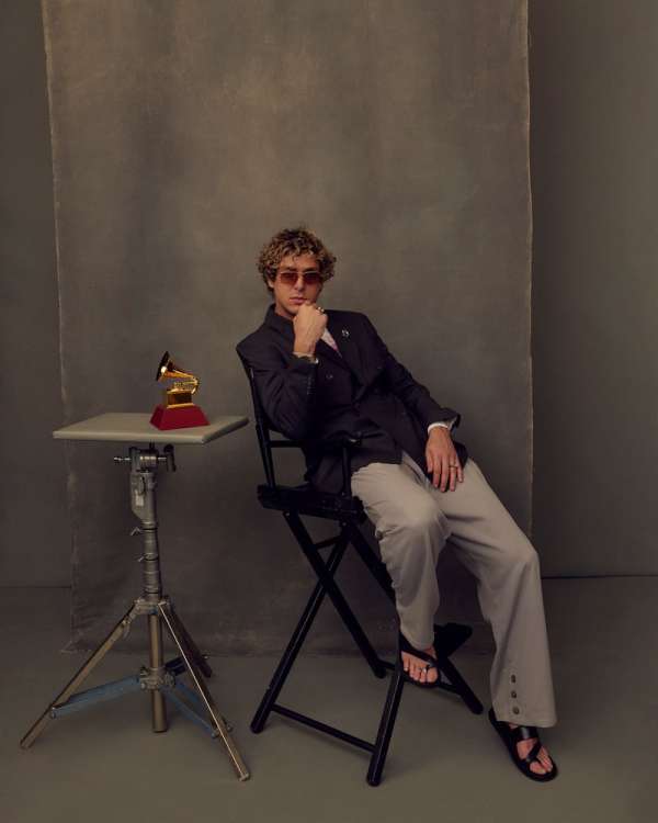 Ruven Afanador (@ruvenafanador) photographs...