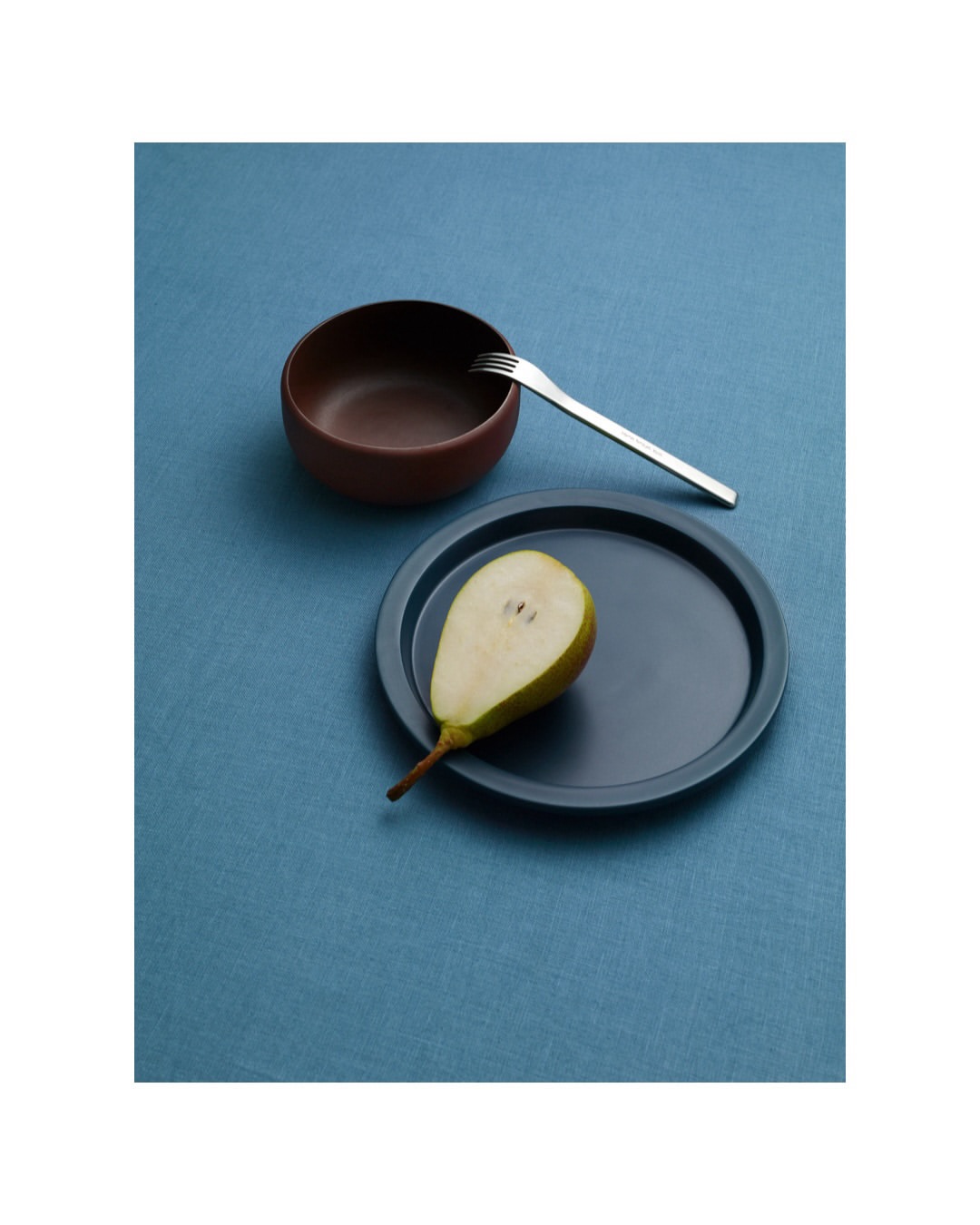 Beate Sonnenberg (@beatesonnenbergstudio) photographs a new collection of tableware by @aaronprobyndesign
⠀⠀⠀⠀⠀⠀⠀⠀⠀
Styling by @_rebecca_mcevoy_
⠀⠀⠀⠀⠀⠀⠀⠀⠀
#BeateSonneberg #Photographer #AaronProbynDesign