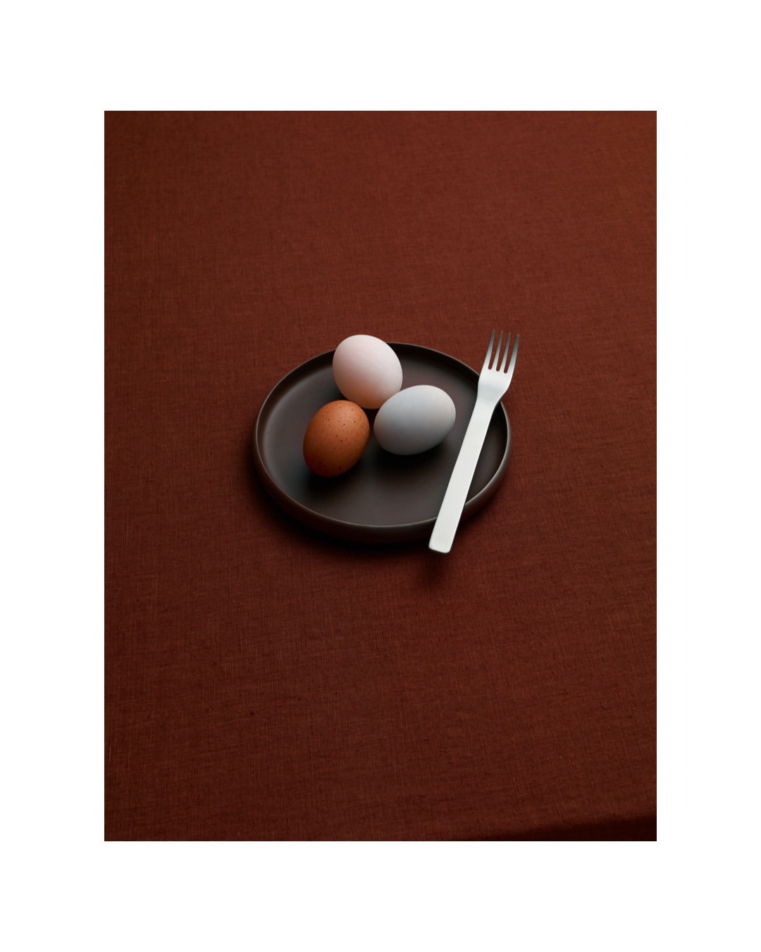 Beate Sonnenberg (@beatesonnenbergstudio) photographs a new collection of tableware by @aaronprobyndesign
⠀⠀⠀⠀⠀⠀⠀⠀⠀
Styling by @_rebecca_mcevoy_
⠀⠀⠀⠀⠀⠀⠀⠀⠀
#BeateSonneberg #Photographer #AaronProbynDesign