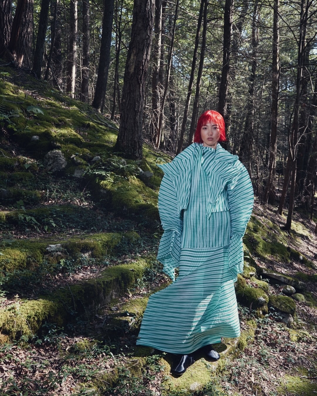 Mei Tao (@taomeitao) directs & photographs ‘Girl In The Woods’ for @bazaarthailand
⠀⠀⠀⠀⠀⠀⠀⠀⠀
Stylist @sutheeritt
Model @zhaoj1234 @vnymodels
Hair Stylist @chika_nishiyama @forwardartists using @oribe
Makeup Artist @yuuivision using @maccosmetics
Casting Director @bronsonv
Director of Photography @scottdkeenan
Editor alisongrasso
Colorist @eric.schwalbe
Retouching @colordensity
Photo Assistant @brooklyntheory @chaz.s.fresco
Fashion Assistants @tianyun_ @girl.sargeant @sarahhartesyou
⠀⠀⠀⠀⠀⠀⠀⠀⠀
#MeiTao #Director #Photographer #HarpersBazaarThailand