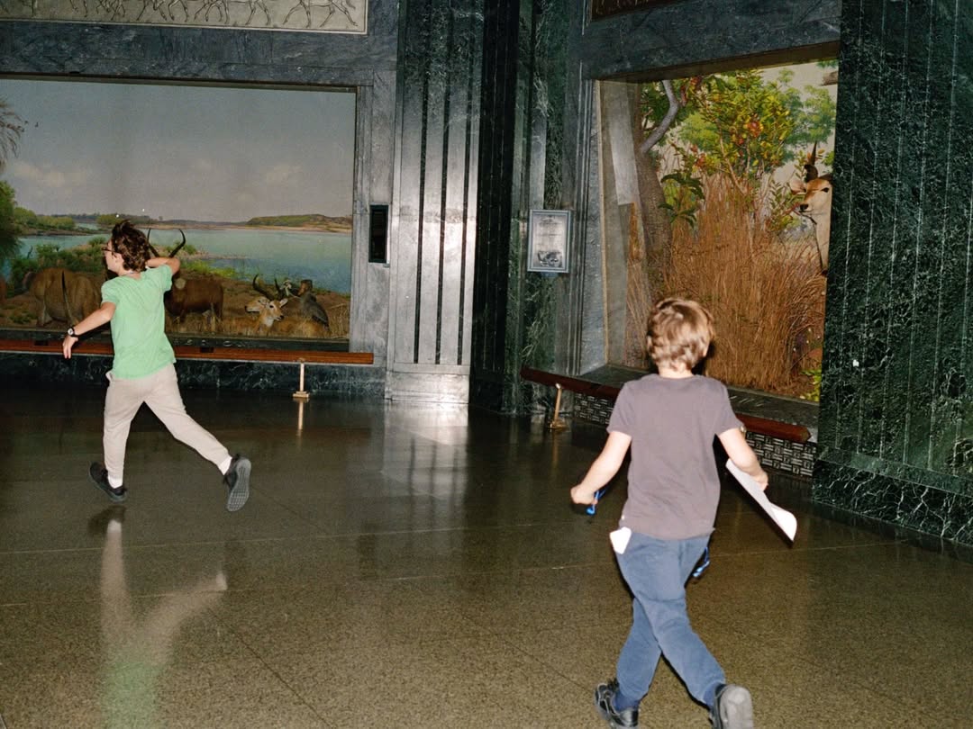 Lucia Bell-Epstein (@luuuuush) directs and photographs for The New York Times’ “A Night at the Museum” story, documenting the revival of the American Museum of Natural History’s (@amnh) beloved sleepover program after a five-year hiatus.
⠀⠀⠀⠀⠀⠀⠀⠀⠀
DP @andrewlprice 
Assist @xander.rapparport
⠀⠀⠀⠀⠀⠀⠀⠀⠀
#LuciaBellEpstein #Director #Photographer #NewYorkTimes #AmericanMuseumofNaturalHistory