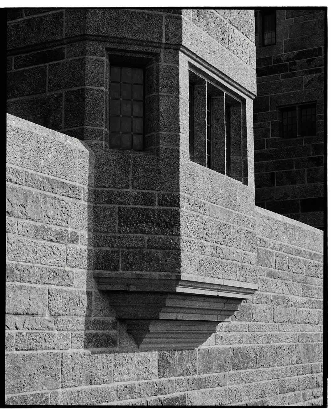 Rich Stapleton (@rvstapleton) photographs Castle Drogo for @holidayinteriorsgardens
⠀⠀⠀⠀⠀⠀⠀⠀⠀
Assistant: @alexandercollinsstudio
Stylist: @virginiebenarroch
Production: @producing_love
Editors: @sophiepinet @christopherniquet
Art Direction: @edouardmartinrilhac
Design: @marinmuteaud @sophihuff
⠀⠀⠀⠀⠀⠀⠀⠀⠀
#RichStapleton #Photographer #CastleDrogo #HolidayInteriorsandGardens