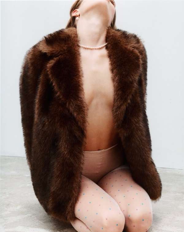 Lara Angelil (@laraangelil) photographs ‘Lo...