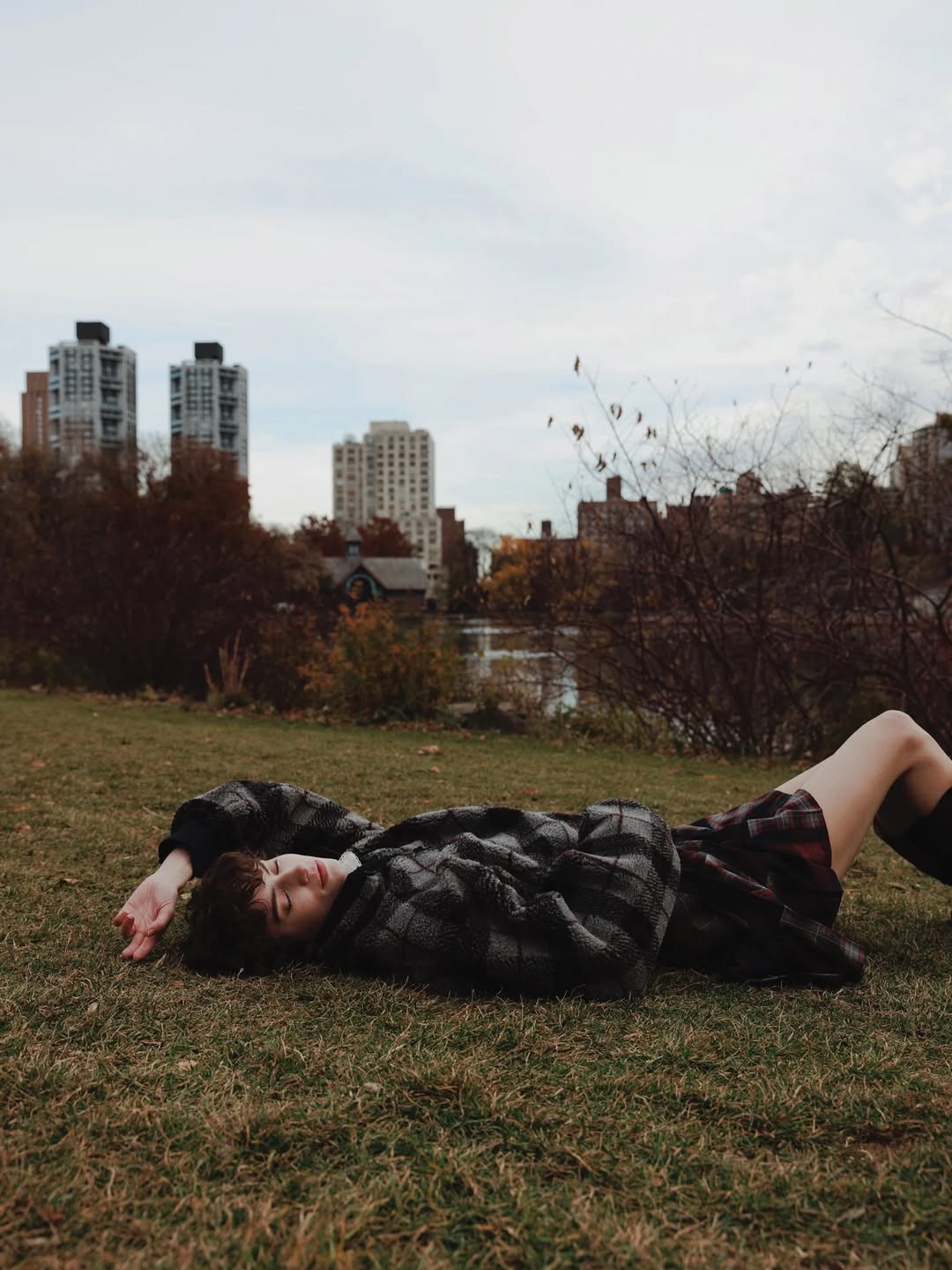 Ashley Schultz (@artbyashleyrebecca) does makeup f...