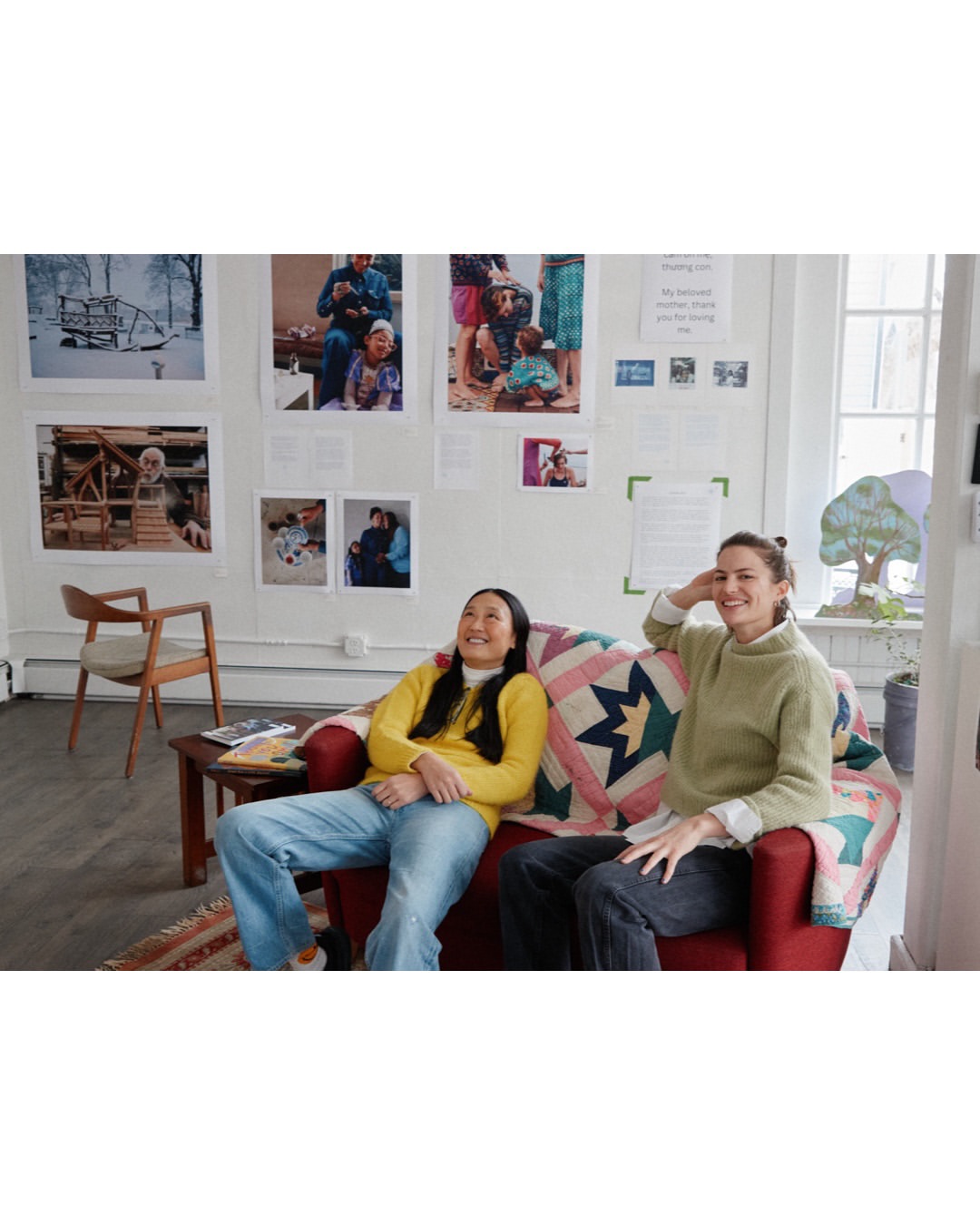 The Art of Care exhibition at Gallery 263 in Cambridge, Massachusetts brought together photographer Mei Tao (@taomeitao) and writer, organizer, and artist Cameron Russell to explore the intersection of caregiving and creativity.
⠀⠀⠀⠀⠀⠀⠀⠀⠀
Through photography, crafts, and participatory elements, the exhibition examined the overlooked value of care work. From quilts and toys to storytelling, music, meals, and home remedies, caregivers produce art that is rarely recognized beyond intimate circles. These works challenge capitalist definitions of art by reframing caregiving itself as a highly skilled creative practice.
⠀⠀⠀⠀⠀⠀⠀⠀⠀
The exhibition featured luminous photographic portraits offering glimpses into caregivers’ artistic lives—from early childhood educator Mary Louise Bedard’s puppet show preparations to the musical improvisation between mother-educator RoseLove Joseph and daughter Ilani Ma’at Neter—revealing care work as both life-giving labor and art.
⠀⠀⠀⠀⠀⠀⠀⠀⠀
#MeiTao #Photographer #TheArtofCare