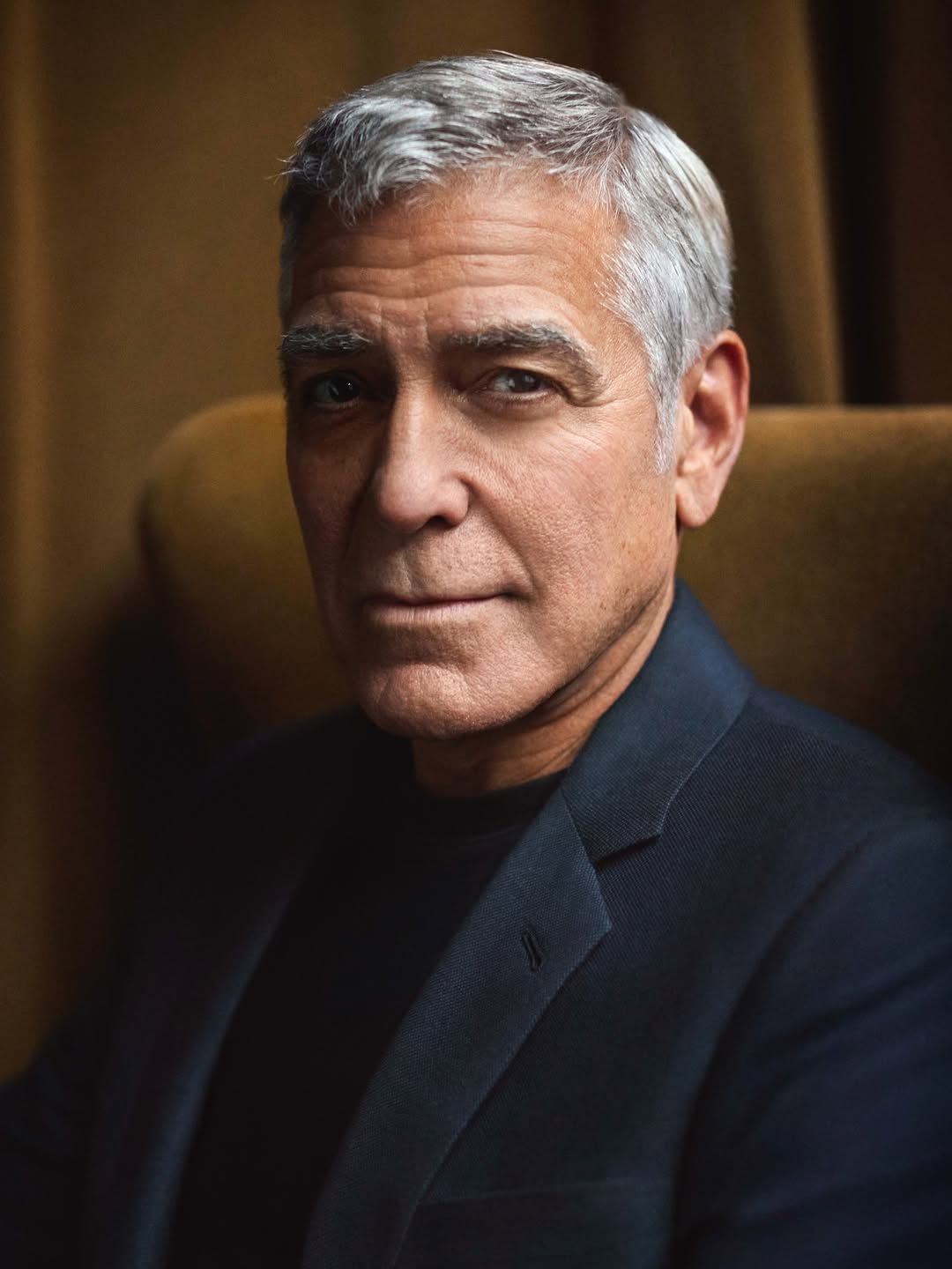 Richard Phibbs (@richardphibbs) photographs George Clooney for the cover of @variety.
⠀⠀⠀⠀⠀⠀⠀⠀⠀
Words @lang_brent
Location @sohohouse
⠀⠀⠀⠀⠀⠀⠀⠀⠀
#RichardPhibbs #Photographer #Variety #GeorgeClooney