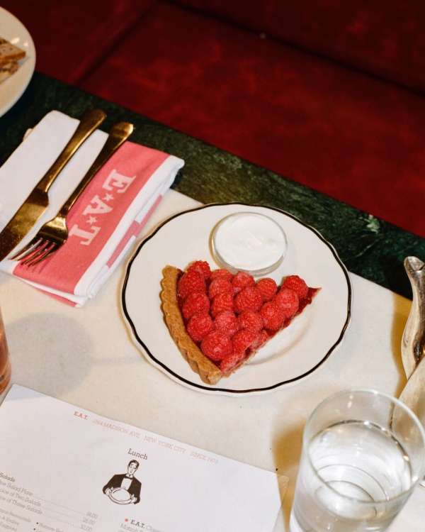 Lucia Bell-Epstein (@luuuush) photographs E...