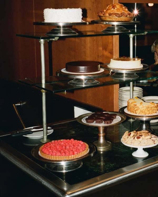 Lucia Bell-Epstein (@luuuush) photographs E...