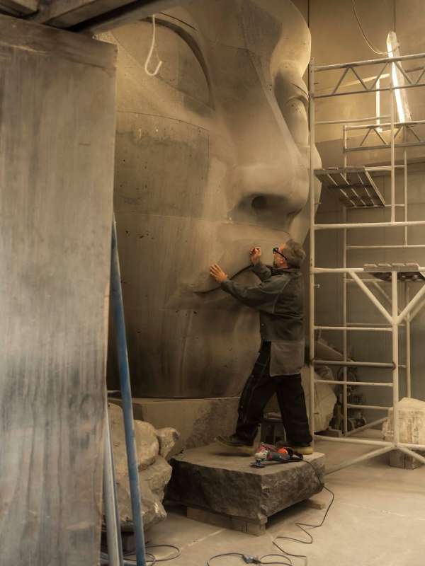 Maureen M. Evans directs and photographs sc...