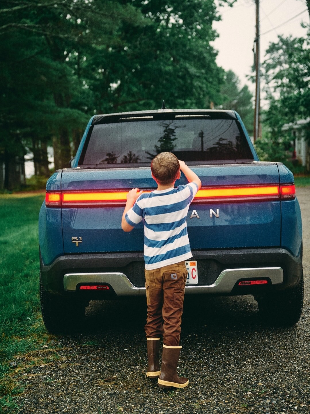 PEDEN+MUNK (@pedenmunk) photograph a summer roadtrip through Maine for @rivianofficial.
⠀⠀⠀⠀⠀⠀⠀⠀⠀
#PEDENMUNK #Photographer #Rivian