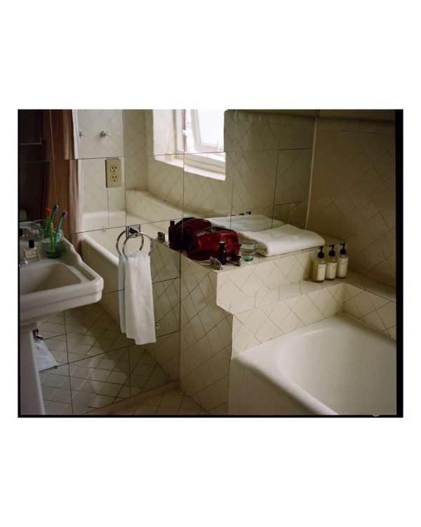 Lucia Bell-Epstein (@luuuuush) photographs ...