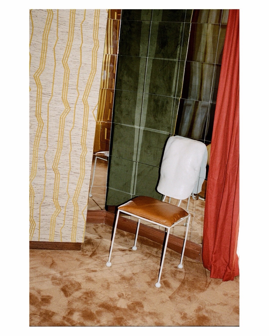 Lucia Bell-Epstein (@luuuuush) photographs @casabosquespension, a guesthouse by @savvystudio consisting of ten thoughtful and harmonious bedrooms around @casabosques bookshop in Roma Norte, México City.
⠀⠀⠀⠀⠀⠀⠀⠀⠀
#LuciaBellEpstein #Photographer #CasaBosquesPension