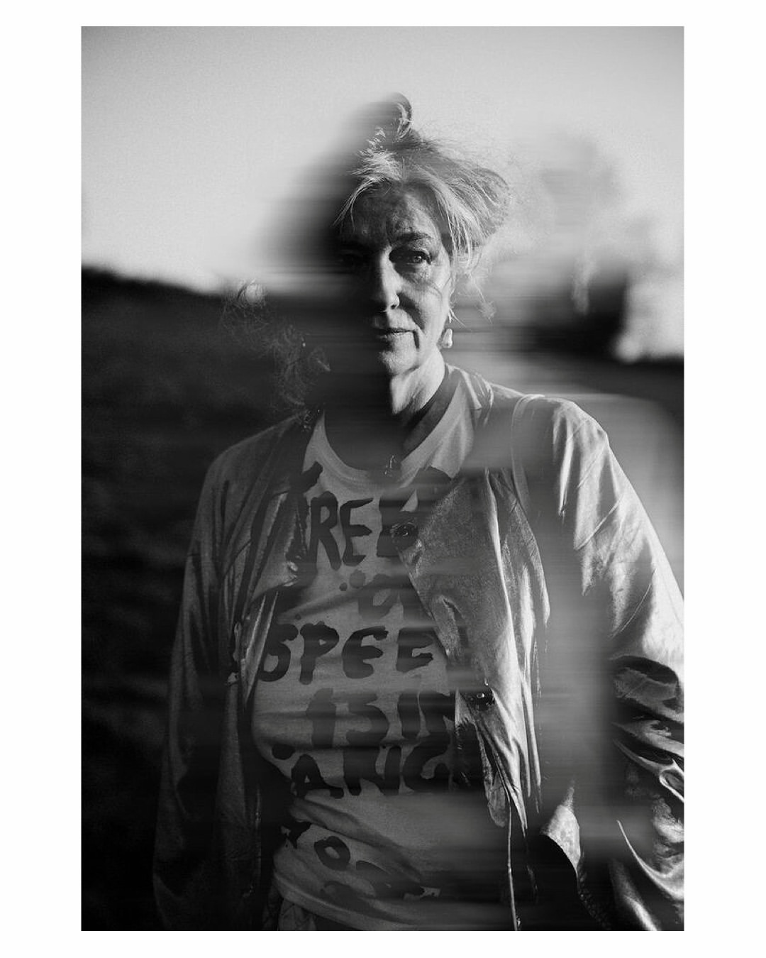 Finn Beales (@finn) photographs Turner Prize-nominated artist Delaine Le Bas (@delainelebas) at Cissbury Ring — above the valley where her grandparents lived — on International Roma Day.
⠀⠀⠀⠀⠀⠀⠀⠀⠀
Delaine’s work features in @meadowarts BorderLands exhibition and she is currently exhibiting ‘Un-Fair-Ground’ at the @whitworthart in Manchester.
⠀⠀⠀⠀⠀⠀⠀⠀⠀
#FinnBeales #Photographer #DelaineLeBas #MeadowArts