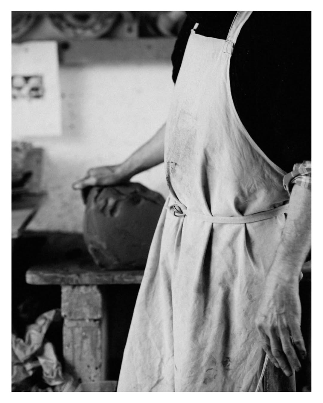 Finn Beales (@finn) photographs ceramicist James Burnett-Stuart at his workshop on the edge of a farm outside Kington, Herefordshire.
⠀⠀⠀⠀⠀⠀⠀⠀⠀
James makes all of his pots by hand using red earthenware. Each piece is slipped and glazed, with many altered directly off the wheel through scalloping, fluting, and pressing.
⠀⠀⠀⠀⠀⠀⠀⠀⠀
“When I arrived at the workshop I found myself drawn almost immediately to his hands. The creases packed with clay and the particular way a potter’s hands hold things, cradling rather than gripping, feeling for weight and temperature simultaneously. I wanted to get close to that.”
⠀⠀⠀⠀⠀⠀⠀⠀⠀
— Finn Beales
⠀⠀⠀⠀⠀⠀⠀⠀⠀
#FinnBeales #Photography #Ceramics #JamesBurnettStuart #LairdandGoodCompany