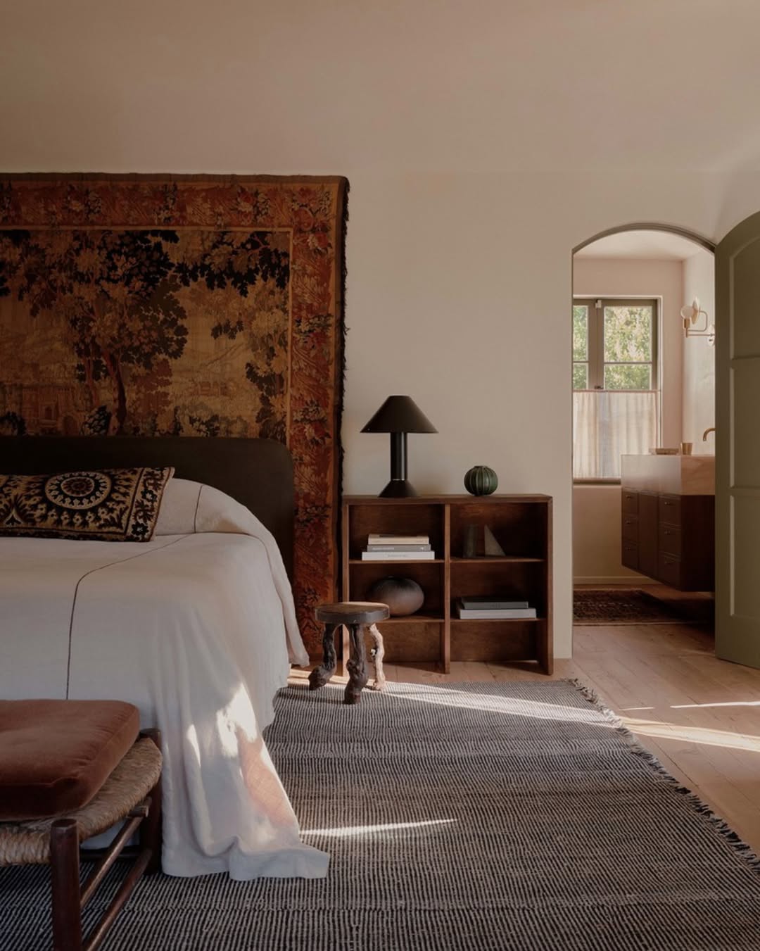 We are thrilled to welcome interior stylist Lisa R...