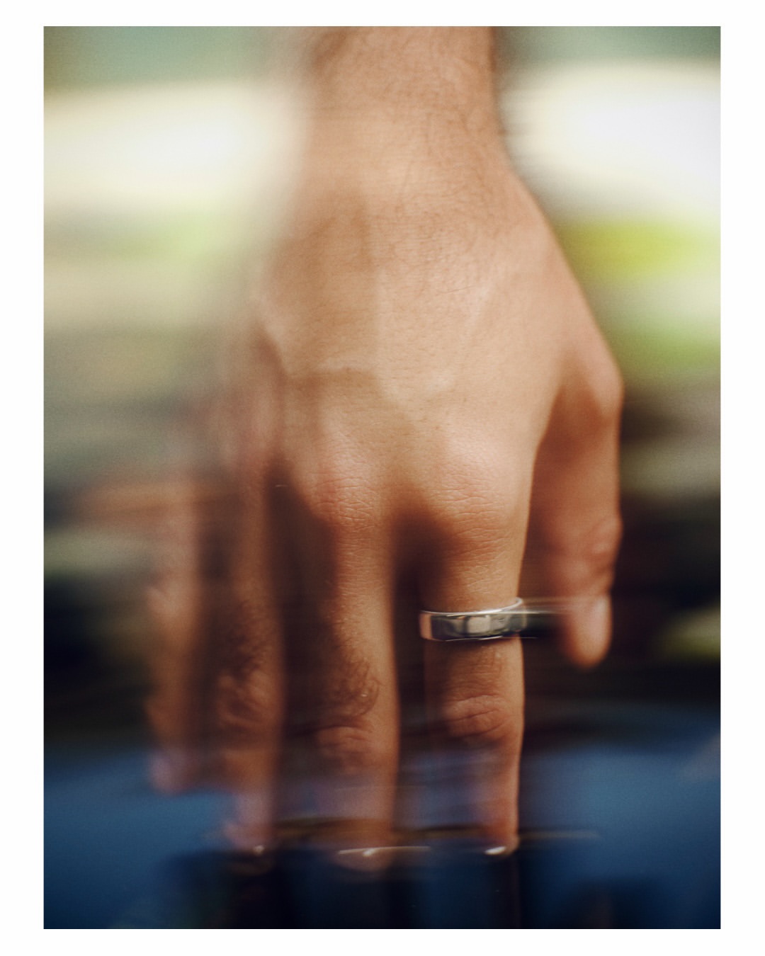 Leeor Wild (@leeorwild) photographs the new campaign for @ouraring ‘s latest version - the Oura Ring 5.
⠀⠀⠀⠀⠀⠀⠀⠀⠀
#LeeorWild #Photographer #OuraRing