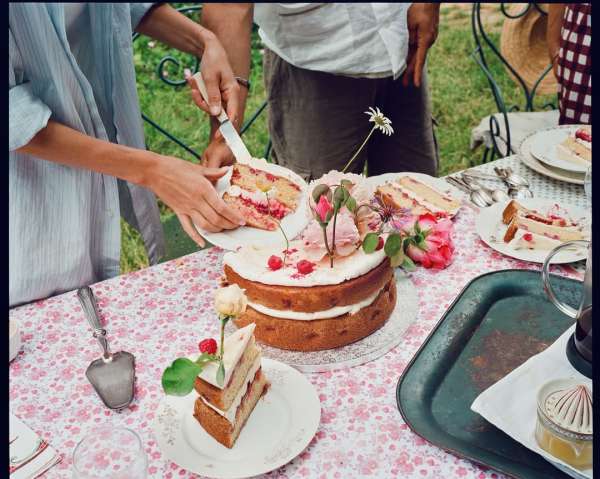 Lucia Bell-Epstein (@luuuuush) photographs ...
