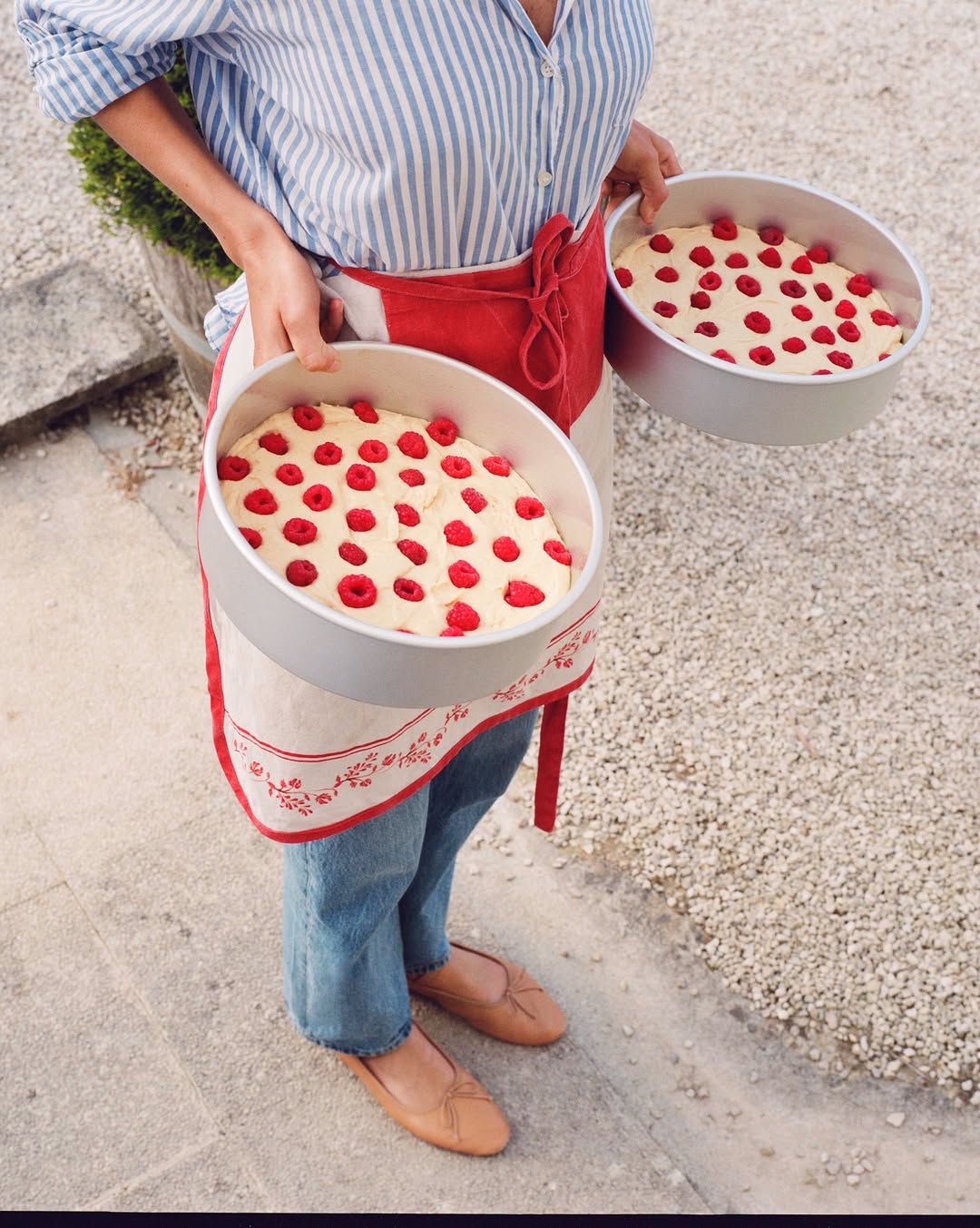 Lucia Bell-Epstein (@luuuuush) photographs the debut cookbook Cake From Lucie from baker & owner Lucie Franc de Ferriere of @fromlucienyc.
⠀⠀⠀⠀⠀⠀⠀⠀⠀
Cake From Lucie captures the charm of the French countryside and the buzz of New York City while relaying the secrets for Lucie’s beautiful and memorable desserts.
⠀⠀⠀⠀⠀⠀⠀⠀⠀
Prop styling @bartoshesky
Food styling @mpearljones
Publisher @clarksonpotter
Illustration @mayanetzer.studio

#LuciaBellEpstein #Photographer #FromLucie #CakeFromLucie #LairdandGoodCompany