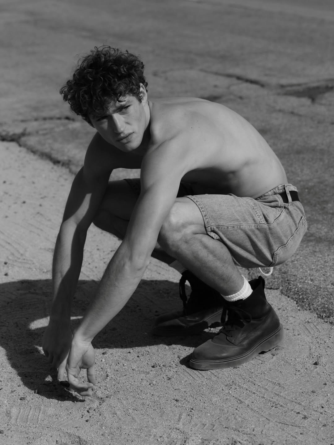 Maureen M. Evans (@maureenme) photographs Valentin in the desert for @calvinklein SS26.
⠀⠀⠀⠀⠀⠀⠀⠀⠀
#MaureenMEvans #Photographer #CalvinKlein