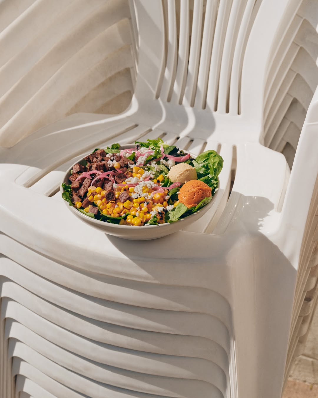 PEDEN+MUNK (@pedenmunk) direct and photograph for @CAVA Summer ’26
Director & Photographer: PEDEN+MUNK @pedenmunk
DP: Taylor Peden @pedenmunk
Wardrobe Stylist: Leah Adicoff @leahadicoff @weare_apostrophe
Set Designer: Allie Ayers @allie__ayers
Food Stylist: Liberty Fennell @libertyfennell
Hair & Makeup Artist: Omayma Ramzy @omayma.ramzy @walterschupfermanagement
Casting: ZAN @zancasting
Post Production, Video: Nomad @nomadeditco
Sound: DaHouse @dahouseaudio
Post Production, Stills: Nikita Shaletin @shaletin
Production: Assembly Projects @assembly.projects
#PEDENMUNK #Director #Photographer #CAVA #LairdandGoodCompany