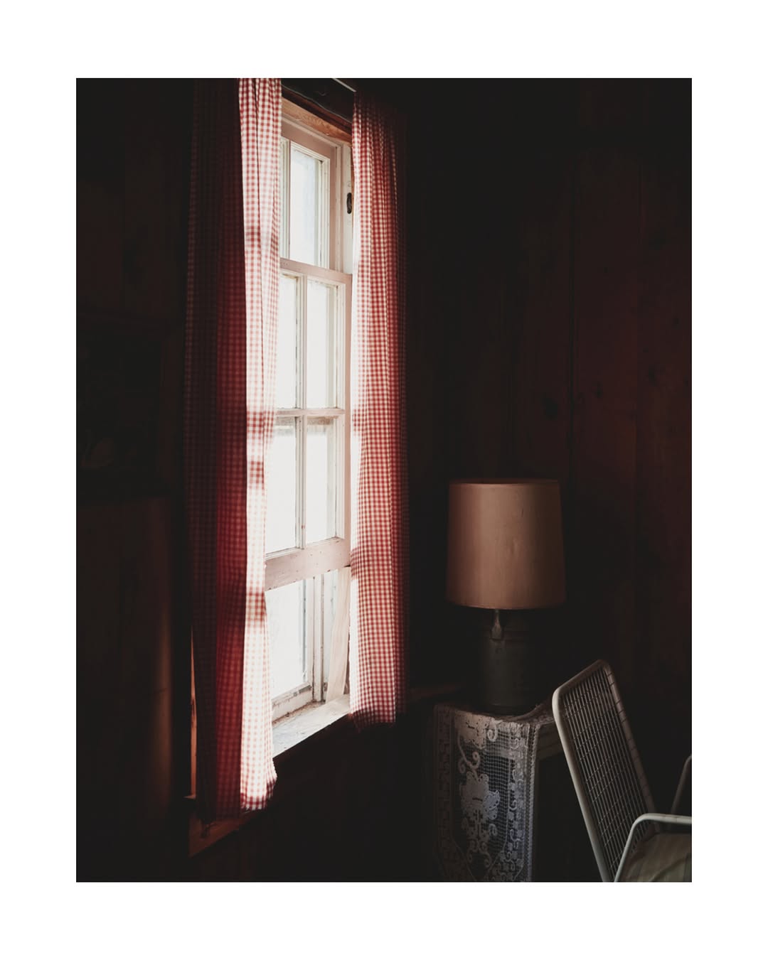 Mei Tao (@taomeitao) directs and photographs “Le...