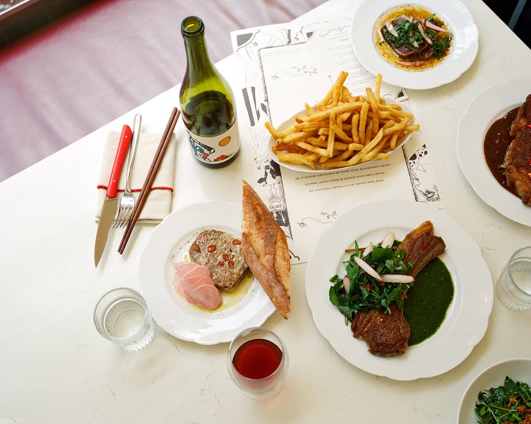 Lucia Bell-Epstein (@luuuuush) photographs Bistrot Ha, the Lower East Side restaurant from Sadie Mae Burns and Anthony Ha, the duo behind Ha’s Snack Bar.

@has_dac_biet

#LuciaBellEpstein #Photographer #BistrotHa #LairdandGoodCompany
