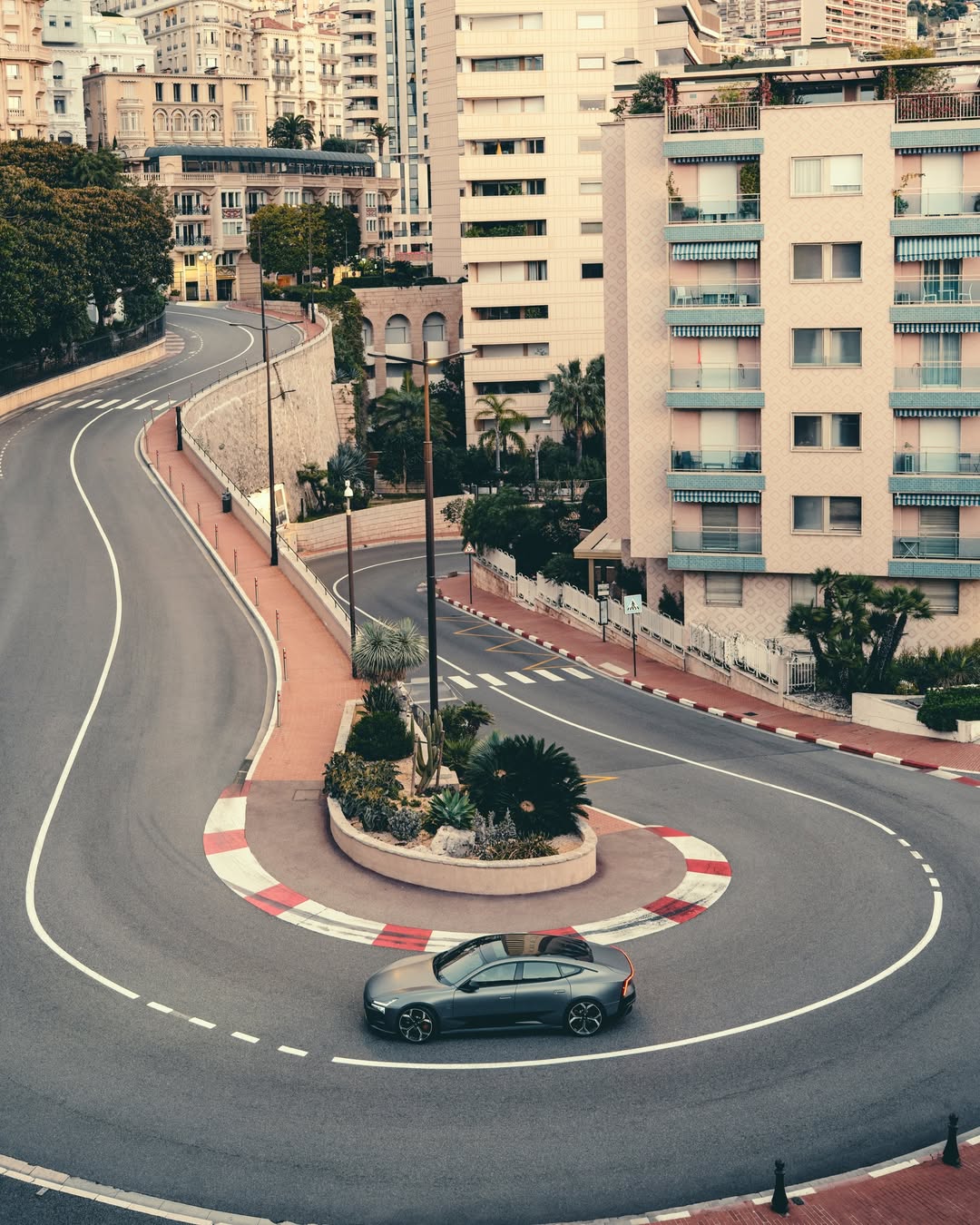 Produced by LA MOUSTACHE
for POLESTAR 5
Sho...