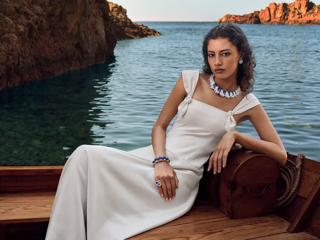 Marc de Groot captures the beauty of Van Cleef and...