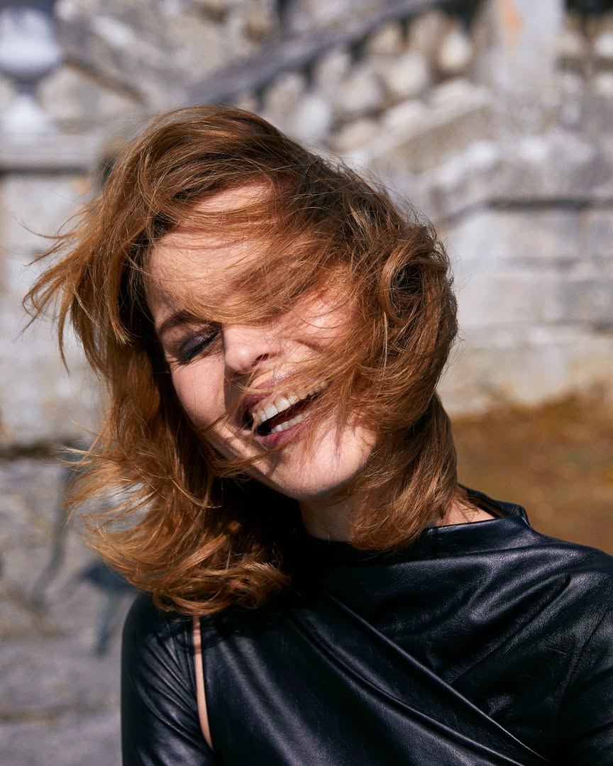 @evaherzigova  shot by @koraybirand for Elle Türk...