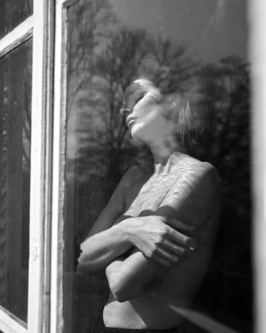 @evaherzigova  shot by @koraybirand for Elle Türk...