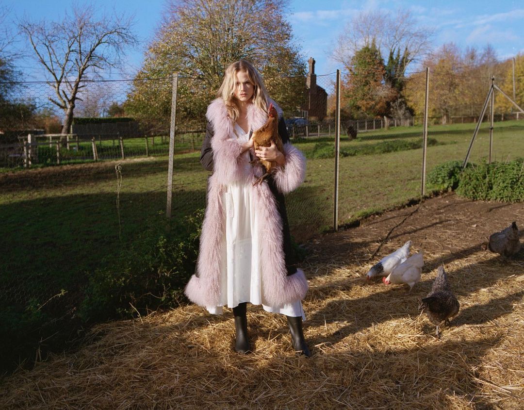 Charlotte Simone |  Dec. 22