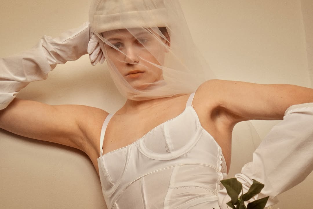 @talia_byre Bridal 💌

Photographer @alexandragordienko
Stylist @eliza_conlon
Makeup Artist @crystabelefemenariley
Hair Artist @lachlanmackie
Casting Director @simoneschofer
Production Director @laurakgalligan
Executive Producer Lucy Hunt
Creative Producer @camillamlewis