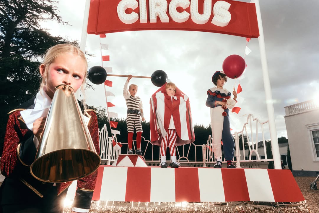 A @zarakids Halloween 👻🔍

Photographer Dan Beleui
Stylist @eliza_conlon
Makeup Artist @athenapaginton
Hair Artist @mariamartinez04
Set Designer @staci.lee
Tailor @fayeeo
Tailor @scarlett__osullivan
Child Wrangler Nicko Bendall
Child Wrangler Emma Cole @kidsonset_
Production Company @lgstudio_ 
Production Director @laurakgalligan 
Senior Producer @gracieyabsley
Production Manager @lima.walters

1st Photography Assistant @em_rbrt
2nd Photography Assistant Chloe Burgess
Digital Technician @brunoconrad
Styling Assistant @leti__guarino
Styling Assistant @ninascottsmith
Makeup Assistant Dakota Blacklawa-Lacy
Makeup Assistant @beautybyphebs
Makeup Assistant @alicia_flamarique
Set Assistant @niasamjohn
Set Assistant @charlie.fairs
Set Assistant @sophie_mai_
Set Assistant Jessa Thorpe
Production Coordinator @grainger.jake
Production Assistant @mikayah.noah
Production Assistant @rafaelramirezfilms
Production Assistant @georgephilllips