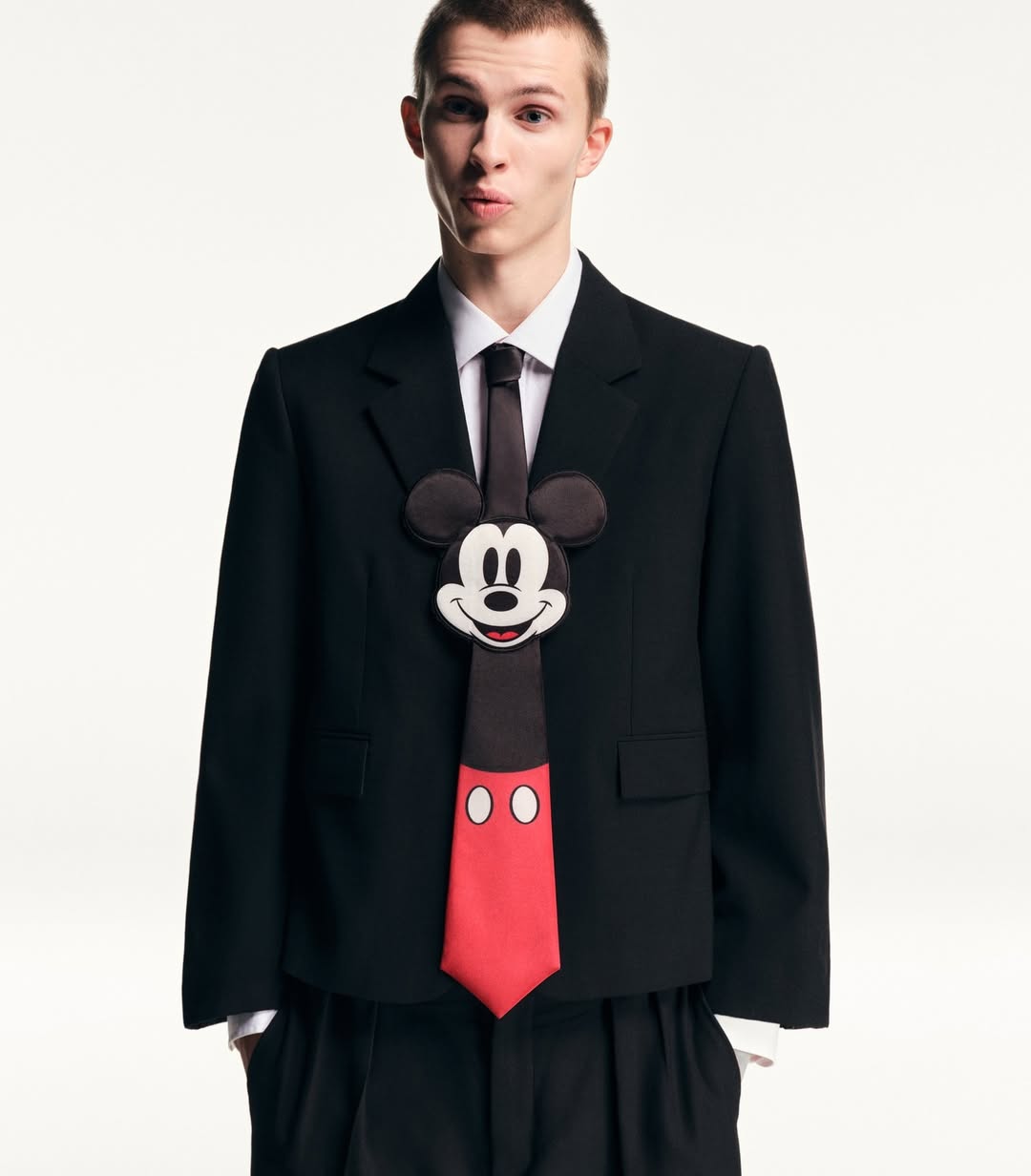 Selfridges x Harry Lambert & Friends Starring Disney ⭐️
Stylist & Curator: @harry_lambert
Director: @stephenisaacwilson
Photographer: @andrewnuding
DOP: @jackreynoldsdp
1st AD: @elainemckenzie68
Casting Director: @nachumshonn
Make-Up Artist: @abbienourse
Hair Artist: @keitakanohair
Nail Artist: @maadnails
Production Company: @lgstudio_
Senior Producer: @gracieyabsley
Producer: @jameslongville
Retouch: She Post Production
Video Post Production: @wildislandfilms
Colourist: @adamclarkecolour
Sound Design: @opm.london
Styling Assistant: @ellabacon_
Styling Assistant: Anna Lynch
Production Assistant: @ellasouzan
Production Assistant: @MikayahSamuels