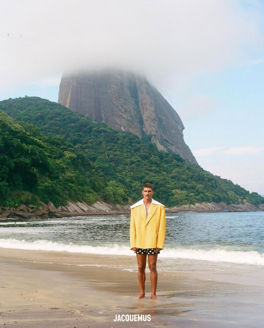 JACQUEMUS
Shot in Rio by EBER FIGUEIRA