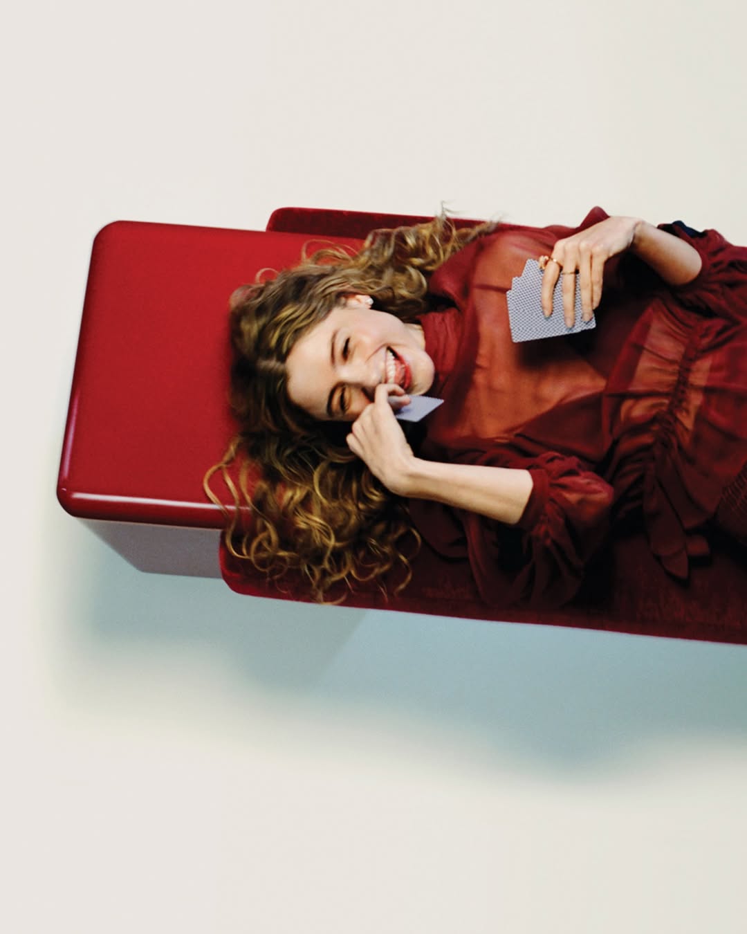 Natalia Dyer by Austin Sandhaus.

Production @lockstudios

Photographer @austinsandhaus
Stylist @stephmariasanchez
Creative Director @karen.hibbert
Set Designer @louisafulkerson
Hair @tak8133
Makeup @shaina.ehrlich
Video @katdiermissen