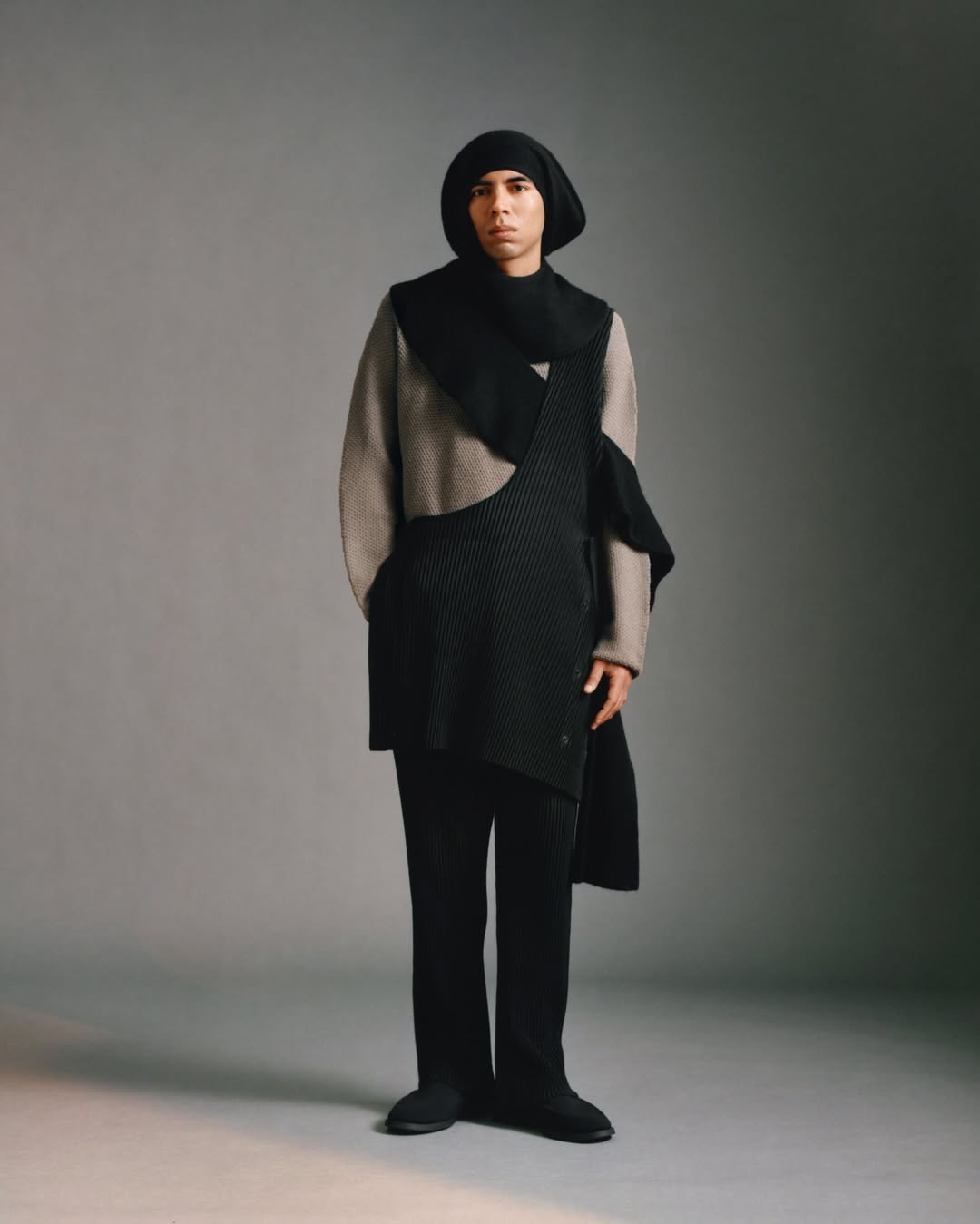 Homme Plissé Issey Miyake AW25 by @lola.pani.