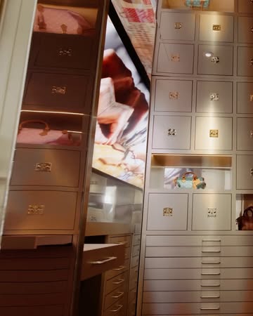 Louis Vuitton Hotel London Pop-Up by @annab...