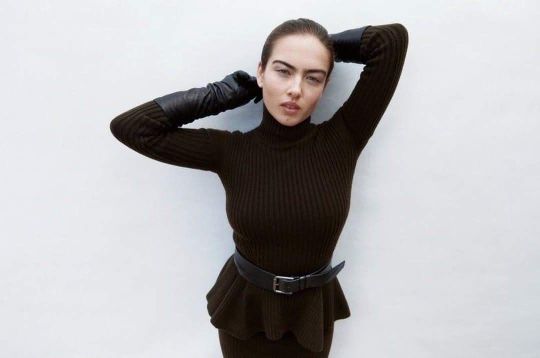 @elleuk 
Photographer @magnuslechner 
Model Stella @katemossagency 
Fashion editor @hollygorst 
Art director @charlottewallace.artdirector 
Make up @martilattanzi 
Hair @chriscrossedd