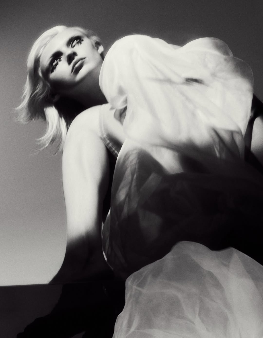 Publication: L’Beaute @lbeautemx 
EIC: Stephanie Arouesty Lautz @steph_aro 
Beauty Editor: Sofia Zuckerman sofiazuckermann
Photographer: Rachell Smith @ WIB Agency @rachell_photo @wibagency 
Model: Belle Vanderkley @ Premier Model Management @belle.van @premiermodels
Styling: Caterina Ospina @cateoniwiki 
Makeup: Joey Choy @joeyjoeychoy
Hair: Jordan Robertson @ Premier Hair and Makeup @itsjordanrobertson @premierhairandmakeup 
Nails: Christie Huseyin @ Eighteen Management @christiehuseyin @eighteen_mgmt 
Photo Assistant: Klaudija Avotina @_aklaudija 
Styling Assistant: Ellen Green @ellengreen._ 
Studio: Loft Studios London @loftstudioslondon
Post: Wojtek Cyganik @voyteckretouch