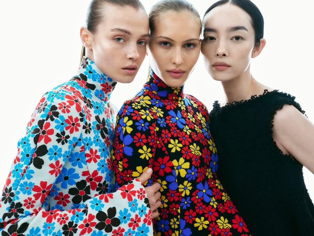 Vogue US December 2025, photographed by @mikaeljansson 

Stylist: @amandaharlech 
Hair Stylist: @eugenesouleiman 
Makeup Artist: @karinwesterlundd 
Manicurist: @nailsbymagda.s 
Set Designer: @frau.juliawagner 
Talent: @charlie._.jones._.c @stella.hanan @angelinakendall_ @awarodhiang @feifeisun @lulutenney 
Movement Director: @ericvonchristison 
@voguemagazine 

Shot in Paris, October 2025