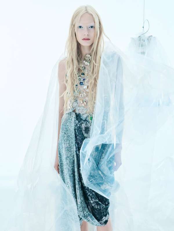 Vogue US December 2025, photographed by @mi...