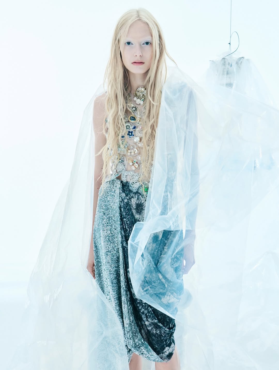 Vogue US December 2025, photographed by @mikaeljansson 

Stylist: @amandaharlech 
Hair Stylist: @eugenesouleiman 
Makeup Artist: @karinwesterlundd 
Manicurist: @nailsbymagda.s 
Set Designer: @frau.juliawagner 
Talent: @angelinakendall_ @alexconsani @awarodhiang @feifeisun @lulutenney 
Movement Director: @ericvonchristison 
@voguemagazine 

Shot in Paris, October 2025