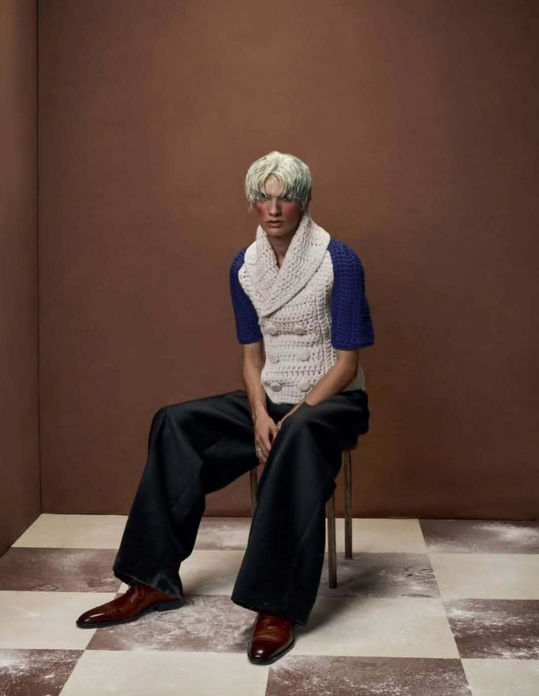 @pierredemaere photographié par la talentueuse @melanie_doh pour @shadowplay_magazine

Fashion by @jonathanbhayden
Interwiew @hanna_pallot
@aurea.productions
@pietruxontheflux2
@fabbhairdresser
Makeup @davidlenhardt
Set design @iamhugorobin
@retouch.yana_hub
Video @nicolaspereiratheater
Light @aniazawadka
Assistants @mariane_asl @ondinebertrand
Digital @antoinebenoitgodet
Stylistes assistantes Jade poirier @emma.siaut
#studiolepetitoiseauvasortir