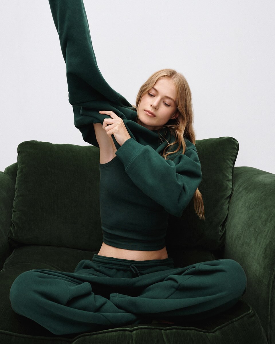 <a href="/emma-anderson">Emma Anderson</a> X Aritzia <span style="text-transform: none; white-space: nowrap;">Nov. 25</span>